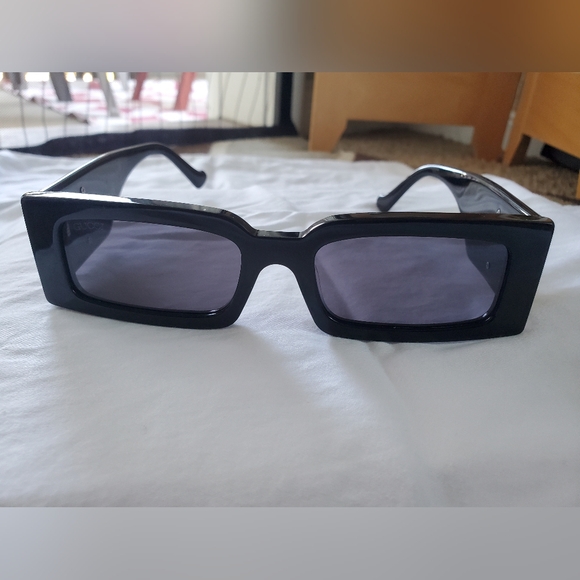 Gucci GG1425S 001 Sunglasses Black Grey Rectangle Unisex GG 1425S - Picture 3 of 11